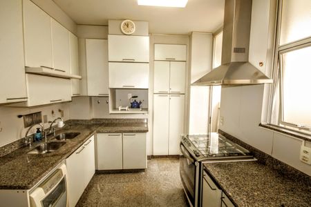 Apartamento à venda com 166m², 4 quartos e 2 vagasCozinha