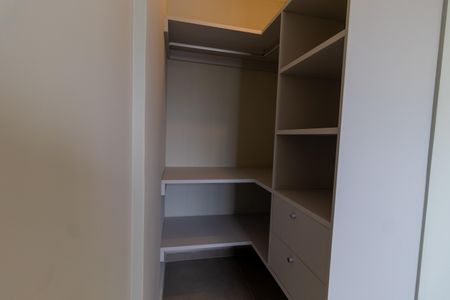 Apartamento para alugar com 42m², 2 quartos e sem vaga Apartamento para alugar com 42m², 2 quartos e sem vagaQuarto 2 - Armários