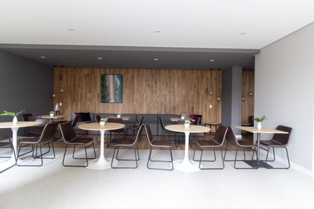 Apartamento para alugar com 42m², 2 quartos e sem vaga Apartamento para alugar com 42m², 2 quartos e sem vagaÁrea comum - Salão de festas