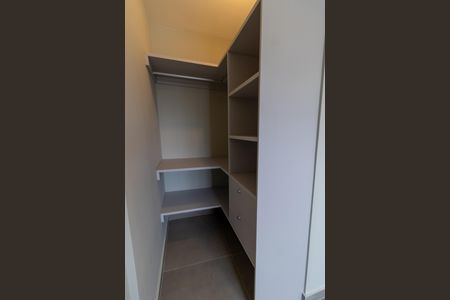 Apartamento para alugar com 42m², 2 quartos e sem vaga Apartamento para alugar com 42m², 2 quartos e sem vagaQuarto 2 - Armários