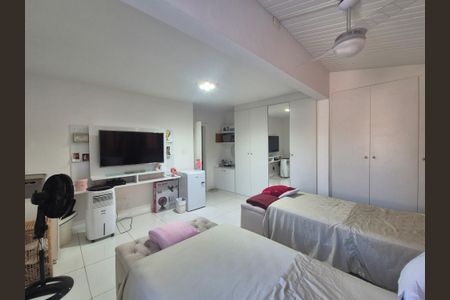 Casa de condomínio à venda com 250m², 4 quartos e 3 vagasQuarto 1
