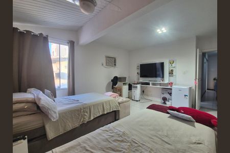 Casa de condomínio à venda com 250m², 4 quartos e 3 vagasQuarto 1