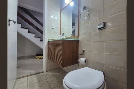Casa de condomínio à venda com 250m², 4 quartos e 3 vagasBanheiro social 2