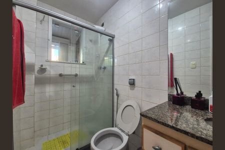 Casa de condomínio à venda com 250m², 4 quartos e 3 vagasBanheiro da Suíte 2