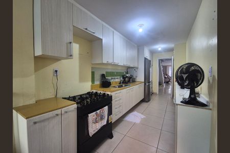 Casa de condomínio à venda com 250m², 4 quartos e 3 vagasCozinha