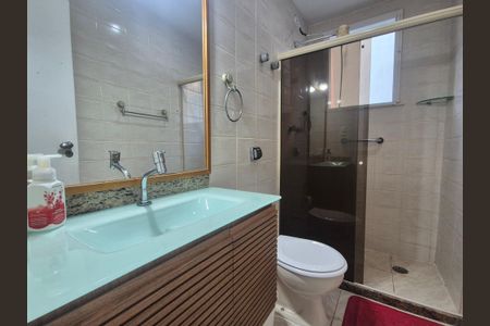 Casa de condomínio à venda com 250m², 4 quartos e 3 vagasBanheiro social 2