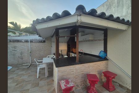 Casa de condomínio à venda com 250m², 4 quartos e 3 vagasVaranda gourmet