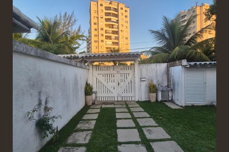 Casa de condomínio à venda com 250m², 4 quartos e 3 vagasGaragem