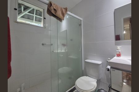 Casa de condomínio à venda com 250m², 4 quartos e 3 vagasBanheiro da Suíte 1