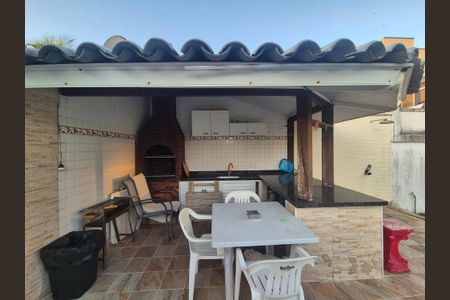 Casa de condomínio à venda com 250m², 4 quartos e 3 vagasVaranda gourmet