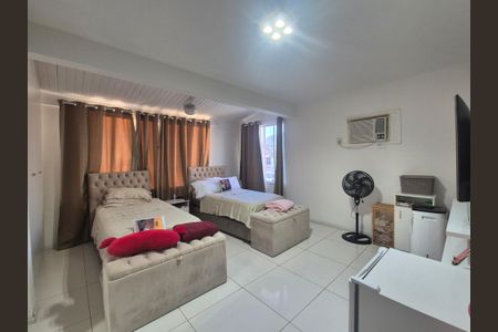 Casa de condomínio à venda com 250m², 4 quartos e 3 vagasQuarto 1