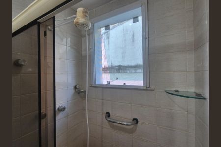 Casa de condomínio à venda com 250m², 4 quartos e 3 vagasBanheiro social 2