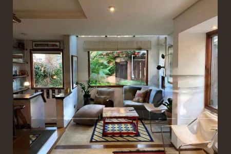 Casa à venda com 3 quartos, 200m² em Aclimação, São Paulo