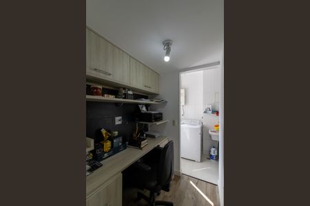 Apartamento à venda com 82m², 2 quartos e 2 vagasEscritorio