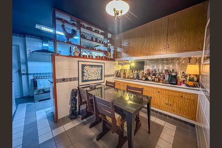 Apartamento à venda com 268m², 4 quartos e 1 vagaCopa