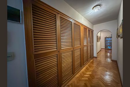 Apartamento à venda com 268m², 4 quartos e 1 vagaCorredor