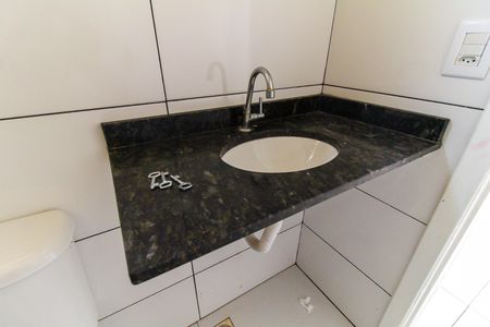 Casa para alugar com 70m², 2 quartos e 1 vaga Casa para alugar com 70m², 2 quartos e 1 vagaBanheiro