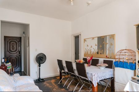 Apartamento à venda com 115m², 3 quartos e sem vaga Apartamento à venda com 115m², 3 quartos e sem vagaSala