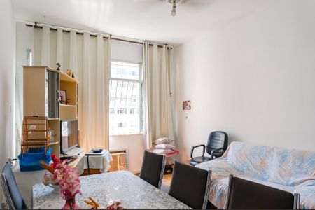 Apartamento à venda com 115m², 3 quartos e sem vaga Apartamento à venda com 115m², 3 quartos e sem vagaSala