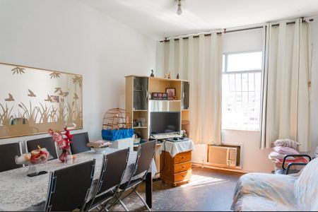 Apartamento à venda com 115m², 3 quartos e sem vaga Apartamento à venda com 115m², 3 quartos e sem vagaSala