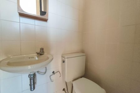Apartamento para alugar com 160m², 3 quartos e 2 vagas Apartamento para alugar com 160m², 3 quartos e 2 vagasBanheiro de Serviço