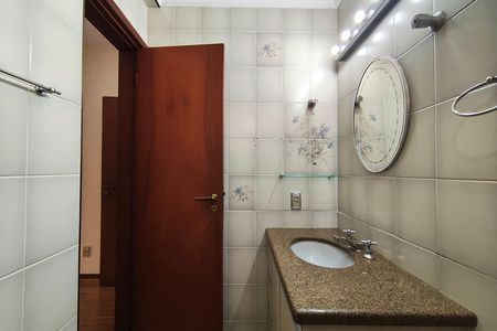 Apartamento para alugar com 160m², 3 quartos e 2 vagas Apartamento para alugar com 160m², 3 quartos e 2 vagasBanheiro da Suíte