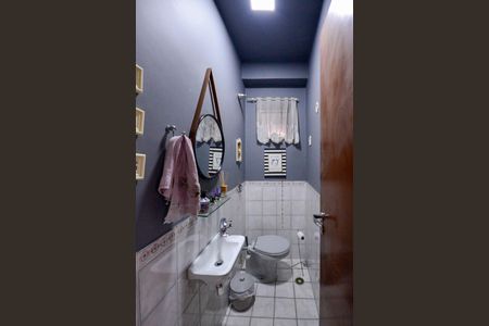 Casa à venda com 185m², 3 quartos e 2 vagas Casa à venda com 185m², 3 quartos e 2 vagasLavabo