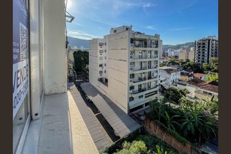 Apartamento à venda com 85m², 2 quartos e 1 vagaPlaquinha