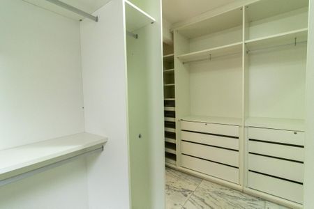 Casa de condomínio para alugar com 300m², 3 quartos e 4 vagasSuíte 1