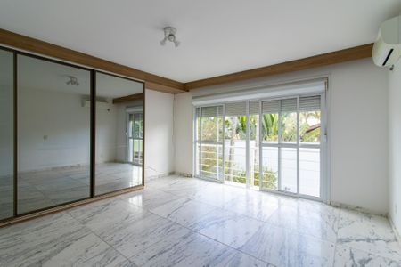 Casa de condomínio para alugar com 300m², 3 quartos e 4 vagasSuíte 1