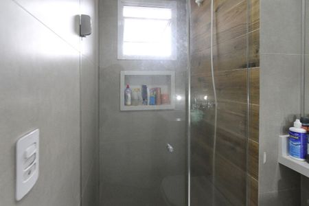 Apartamento à venda com 55m², 2 quartos e 1 vaga Apartamento à venda com 55m², 2 quartos e 1 vagaBanheiro