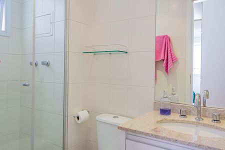 Apartamento à venda com 64m², 2 quartos e 1 vaga Apartamento à venda com 64m², 2 quartos e 1 vagaBanheiro da Suíte