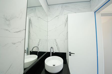Apartamento à venda com 48m², 2 quartos e 1 vaga Apartamento à venda com 48m², 2 quartos e 1 vagaBanheiro
