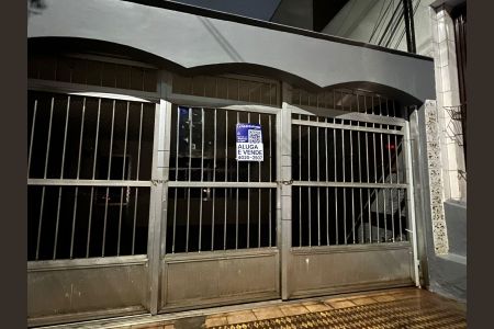 Casa à venda com 120m², 1 quarto e 2 vagas Casa à venda com 120m², 1 quarto e 2 vagasFachada + Placa