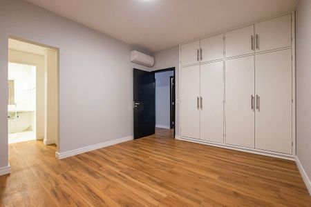 Apartamento para alugar com 152m², 3 quartos e 1 vaga Apartamento para alugar com 152m², 3 quartos e 1 vagaSuíte
