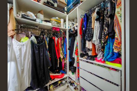 Apartamento à venda com 108m², 3 quartos e sem vagaCloset da suíte