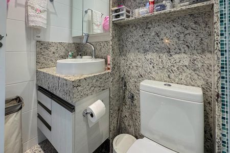 Apartamento à venda com 73m², 1 quarto e 2 vagasBanheiro da Suíte