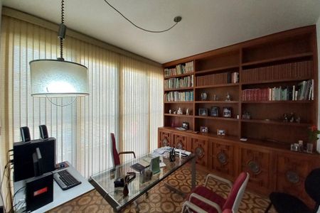 Casa à venda com 500m², 5 quartos e 4 vagasEscritório