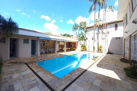 Casa à venda com 500m², 5 quartos e 4 vagasÁrea comum - Piscina