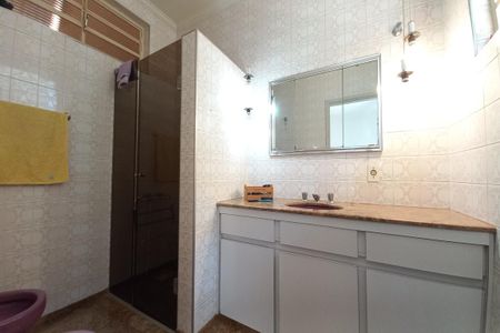 Casa à venda com 500m², 5 quartos e 4 vagasBanheiro da Suíte 2