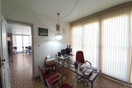 Casa à venda com 500m², 5 quartos e 4 vagasEscritório