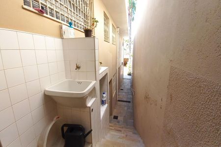 Casa à venda com 500m², 5 quartos e 4 vagasCorredor de Acesso a Lavanderia