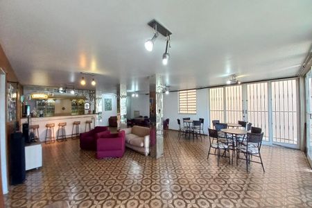 Casa à venda com 500m², 5 quartos e 4 vagasÁrea comum - Salão de festas