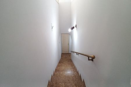 Casa à venda com 500m², 5 quartos e 4 vagasEscada