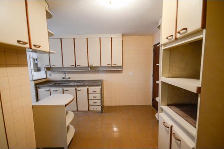 Apartamento à venda com 110m², 3 quartos e 2 vagasCozinha