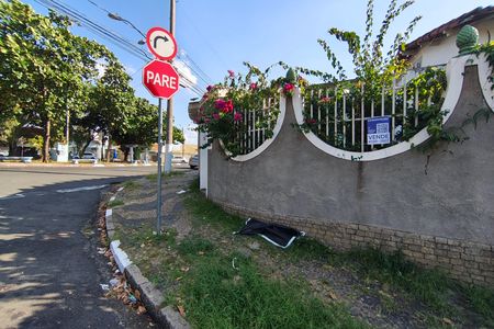 Casa à venda com 380m², 3 quartos e 4 vagasFachada + Placa