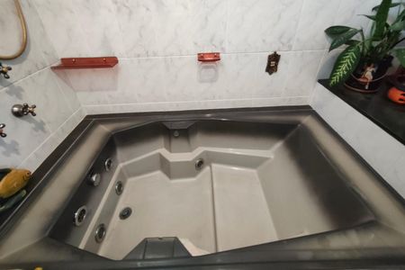 Casa à venda com 380m², 3 quartos e 4 vagasBanheiro Social