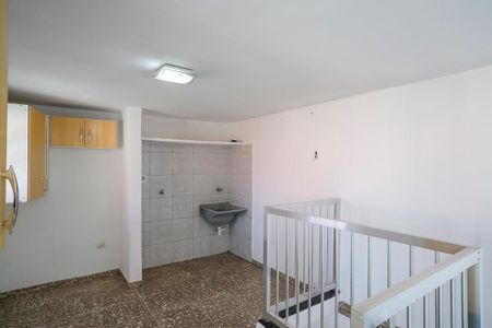 Casa à venda com 98m², 2 quartos e 1 vagaÁrea de serviço