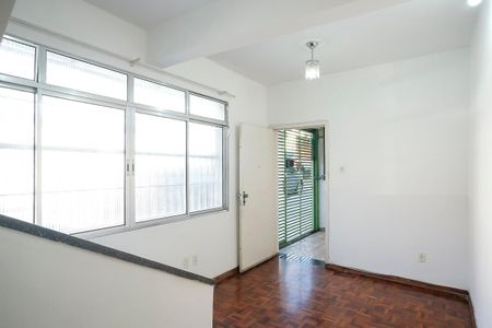 Casa à venda com 98m², 2 quartos e 1 vagaSala