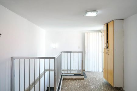 Casa à venda com 98m², 2 quartos e 1 vagaÁrea de serviço